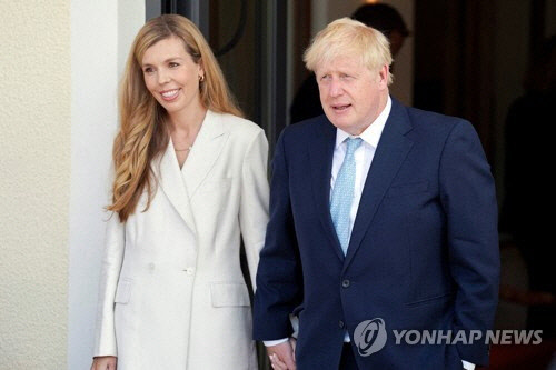 보리스 존슨 영국 총리 부부. [연합뉴스]
